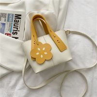 Fashion Solid Color Flower Shoulder Bag Wholesale sku image 1