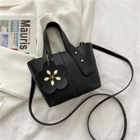 Fashion Solid Color Flower Shoulder Bag Wholesale sku image 3