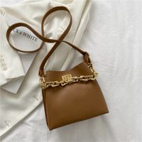 Fashion Solid Color Thick Chain Shoulder Messenger Portable Bag Wholesale sku image 4
