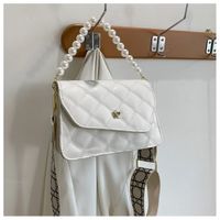 Fashion Pearl Chain Shoulder Messenger Portable Bag Wholesale sku image 1
