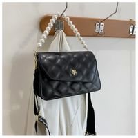 Fashion Pearl Chain Shoulder Messenger Portable Bag Wholesale sku image 3