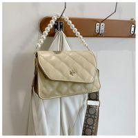 Fashion Pearl Chain Shoulder Messenger Portable Bag Wholesale sku image 4