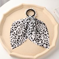 Korea's New Floral Fashion Pearl Bow Tie Hair Scrunchies sku image 1