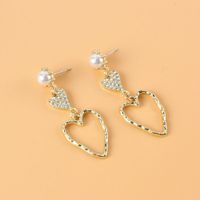 Retro Alloy Inlaid Pearl Diamond Heart-shaped Earrings main image 4