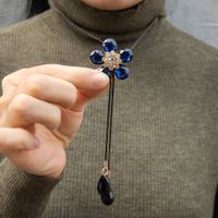 Collier Pendentif Fleur À Cinq Pétales En Cristal Simple À La Mode main image 3