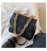 New Wave Fashion Woven Chain Messenger Square Bag sku image 5