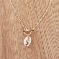 Simple Buckle Gold-plated Shell Pendent Necklace main image 3