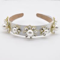 Baroque Diamond-studded Pearl Flower Wide-sided Headband main image 1