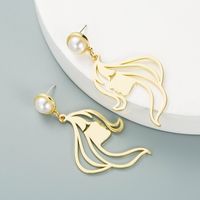 Retro Hollow Metal Face Shape Pearl Earrings sku image 2