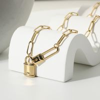 Fashion Gold Paper Clip Lock Pendant Necklace main image 2