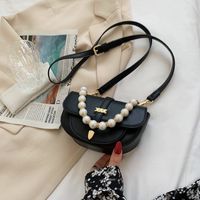 Fashion Pearl Chain Portable Saddle Bag main image 5