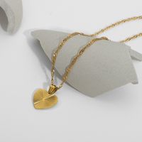 Simple Retro Heart-shaped Pendant 18k Gold Stainless Steel Necklace sku image 1