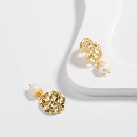 Fashion Special-shaped Natural Freshwater Pearl Earrings main image 4