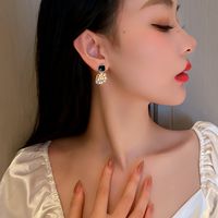 Korean Style Retro Pearl Inlaid Rhinestone Square Earrings main image 4