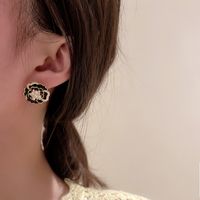 Retro Pearl Camellia Earrings Wholesale main image 3