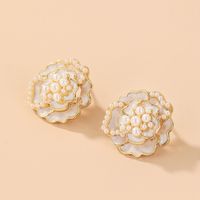 Retro Pearl Camellia Earrings Wholesale main image 5