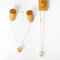 Simple Niche Hollow Heart-shaped Necklace main image 6