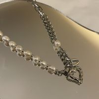 Barocke Liebesanhänger Perlenkette main image 4