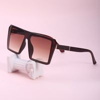 Fashion Geometric Large Frame Sunglasses main image 2