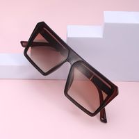 Fashion Geometric Large Frame Sunglasses main image 5