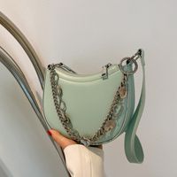 Simple Solid Color Metal Chain Saddle Bag main image 4