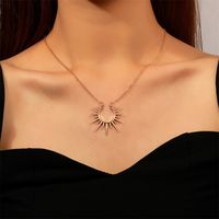 Nouveau Collier Fin En Alliage Avec Pendentif Ouvert Fleur De Soleil main image 1