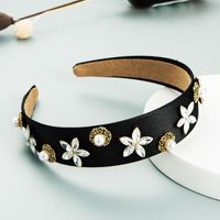 Fashion Pearl Rhinestone Wreath Broad-brimmed Fabric Headband main image 4