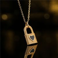 Fashion Dripping Oil Heart Shape Lock Pendant Necklace main image 4
