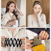 2021 Japanese And Korean New Retractable Headband Women's Simple All-match Non-slip Hair Fixer Face Wash Hair Band Portable Portable Hairpin Women main image 3