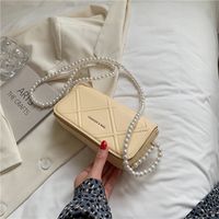 Einfache Diagonale Quadratische Tasche Mit Einer Schulter Und Einer Perlenkette main image 5