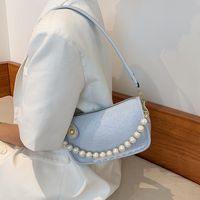 Simple Cartoon Embossed Solid Color Pearl Chain Messenger Bag sku image 3