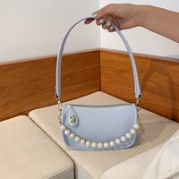 Simple Cartoon Embossed Solid Color Pearl Chain Messenger Bag main image 4