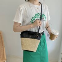 Korean Stitching Contrast Color Straw Portable Messenger Bucket Bag main image 5