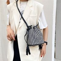 Fashion Retro Drawstring Tassel Messenger Bag main image 5