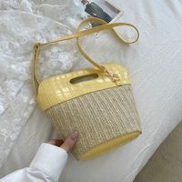 Korean Stitching Contrast Color Straw Portable Messenger Bucket Bag sku image 1