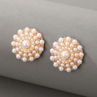 Korean Natural Shell Flower Contrast Pearl Earrings sku image 1