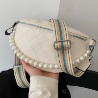Trendy Pearl Chain Shoulder Messenger Chest Bag main image 1