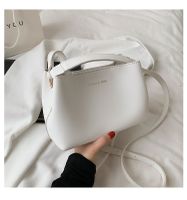 Simple Fashion Solid Color One-shoulder Messenger Bag sku image 1