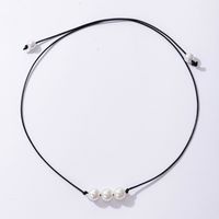 Simple Three Pearl String Necklace main image 6