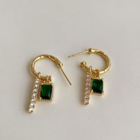 Retro Emerald Inlaid C-shaped Earrings main image 5