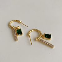 Retro Emerald Inlaid C-shaped Earrings main image 7