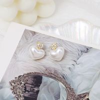 Boucles D&#39;oreilles Coeur De Pêche À Diamants Et Perles Simples main image 4