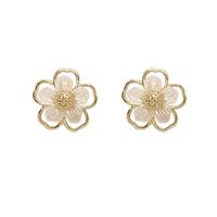 Simple Style Phnom Penh Shell Flower Earrings main image 3