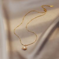 Fashion Petal Pearl Pendent Alloy Clavicle Chain main image 4