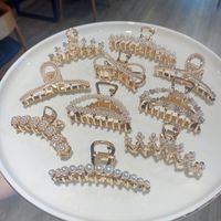 Clip De Captura De Diamantes De Imitación De Metal De Perlas De Imitación De Estilo Coreano Al Por Mayor main image 1