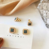 Korean Retro Fashion Square Pearl Earrings main image 1