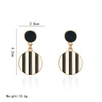 Retro Geometric Oil Drop Black And White Circle Earrings main image 6