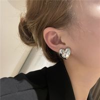 Retro Simple Metal Peach Heart Diamond Earrings main image 4
