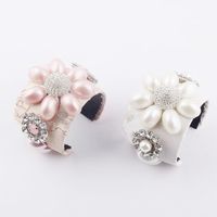 Fashion Diamond Big Pearl Flower Bracelet main image 1