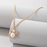 Nihaojewelry Jewelry Wholesale Cute Pearl Crab Pendant Necklace sku image 1